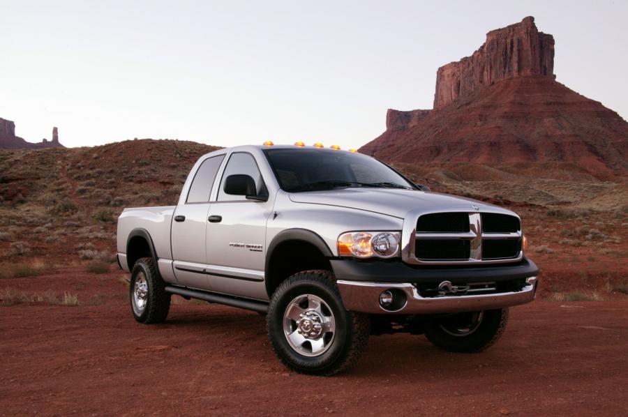  Dodge Ram Power Wagon Quad Cab 2005 года  (фото 17 из 61)